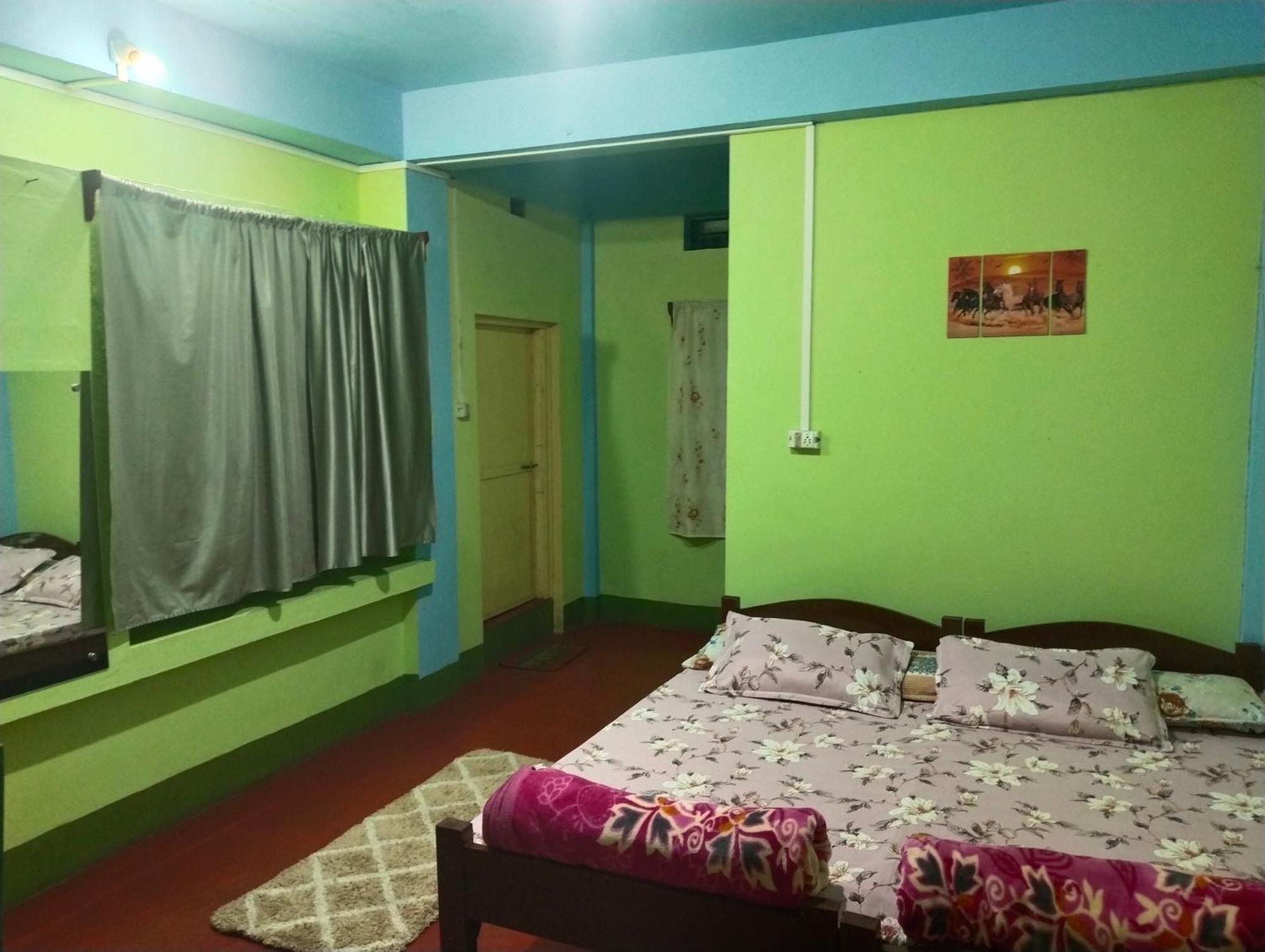 The Bethel Guest House 乞拉朋齐 外观 照片